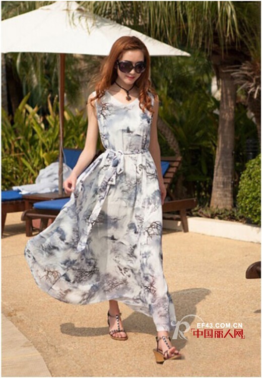 如何选择印花长裙 去海边穿什么样的长裙好看