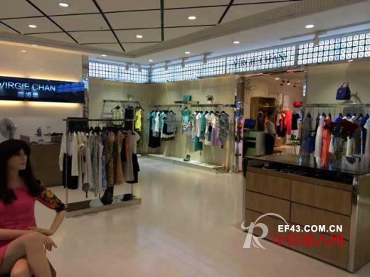 热烈祝贺唯姬晨女装云南总代理开业大吉