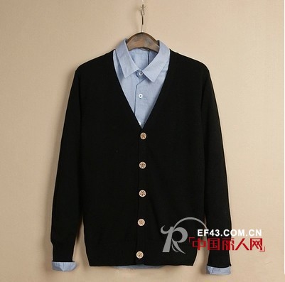 一件衣服搭配说明你是真男神 针织衫配衬衫适合男生