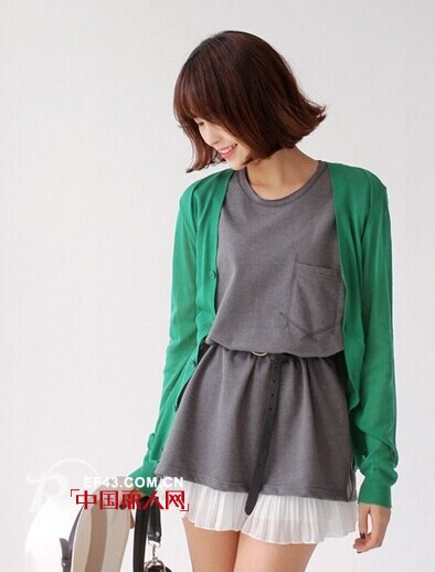 秋日必备针织衫 好看时尚的针织衫有哪些?  针织衫如何搭配?