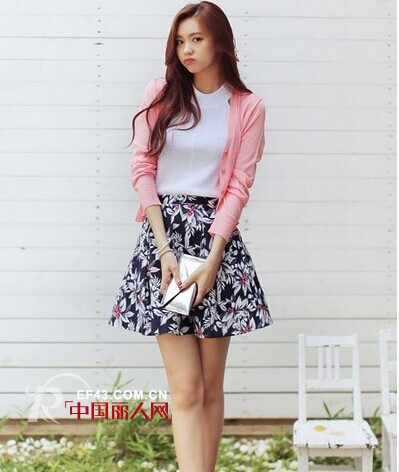 秋日必备针织衫 好看时尚的针织衫有哪些?  针织衫如何搭配?