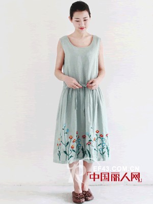 森女系女生穿衣搭配 长裙要怎么搭配穿出森女的感觉 长裙搭配什么上衣