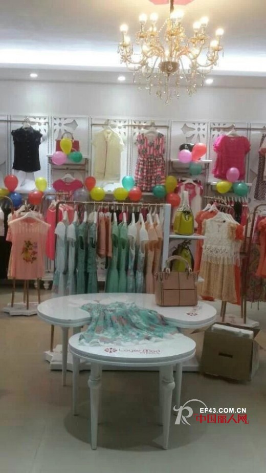 热烈祝贺容悦女装广西昭平店盛大开业