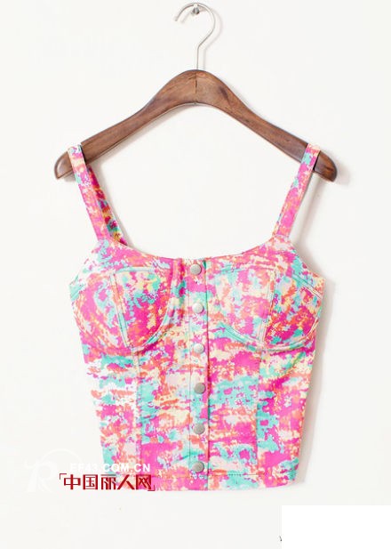 夏日小背心穿搭 短款小背心款式 清凉夏天怎么搭配