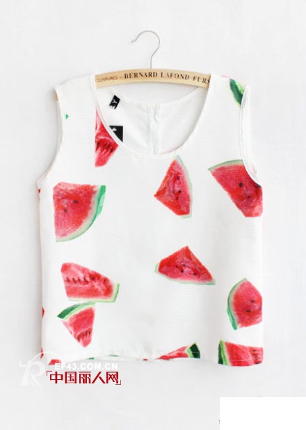 夏日小背心穿搭 短款小背心款式 清凉夏天怎么搭配