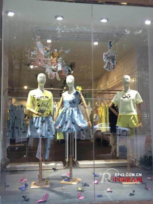 秋冬时尚开启 SNOW BOUND璱妠呼和浩特旗舰店绚丽开业