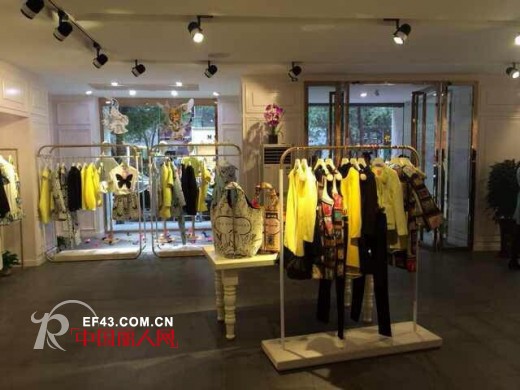 秋冬时尚开启 SNOW BOUND璱妠呼和浩特旗舰店绚丽开业