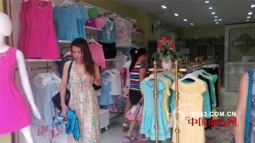 七彩蝶东莞凤岗店,南宁万达广场店8月8日喜迎开业