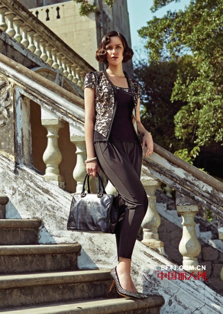 初秋的时候夏装还可以搭配吗 夏装混搭穿出初秋新时尚