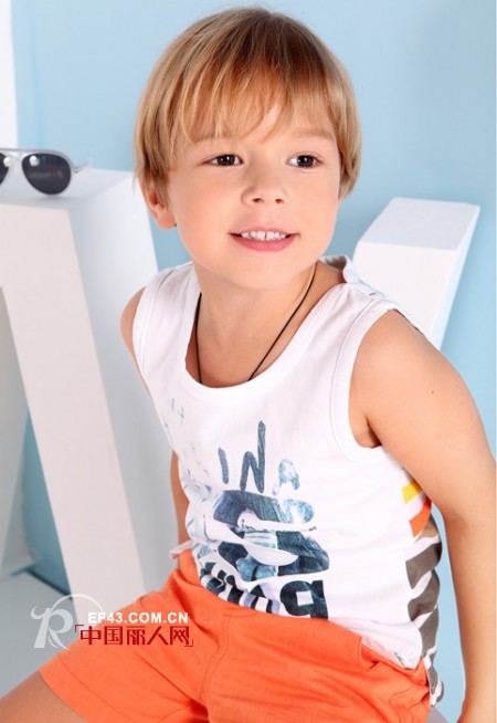 热烈祝贺欣薇尔童装杭州余杭店签约成功