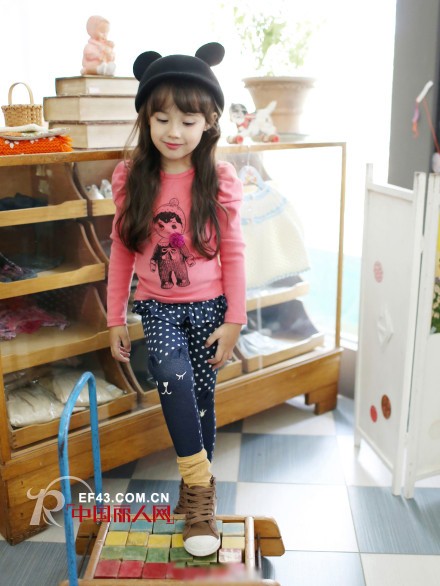 泡泡袖上衣怎么搭配 儿童泡泡袖搭配