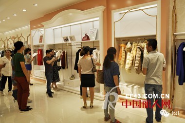 合作共赢,畅享财富——Idf举行2014秋冬产品评鉴会