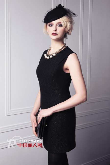 秋天穿连衣裙会显得臃肿吗 秋天哪些款式的连衣裙更修身