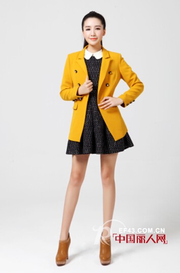 秋季来临 哪些款式的衣服是必备的 秋天女装搭配推荐