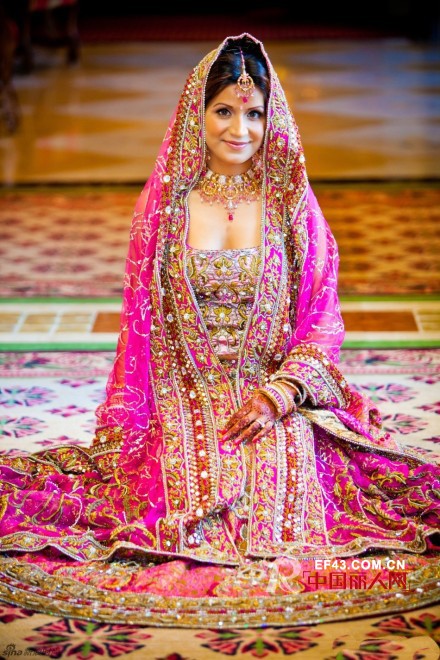 【印度婚纱】印度婚纱是什么样的 印度风情婚纱