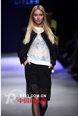 秋装来袭 秋天女装要怎么搭配穿出时髦范来!