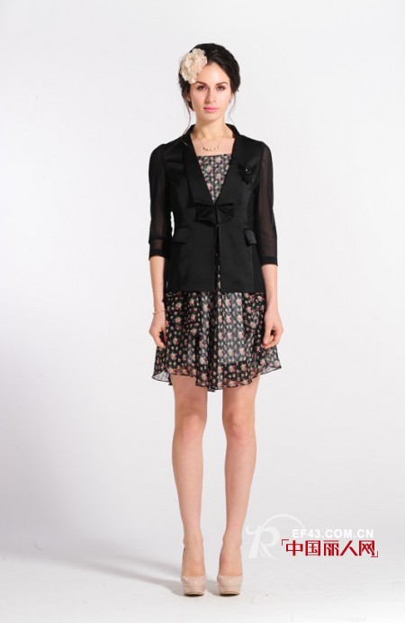 什么款式的连衣裙穿起来比较成熟 中年女性穿什么连衣裙好看?