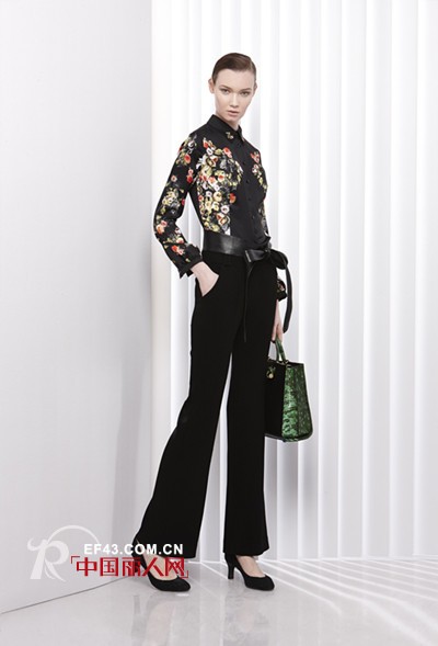 JZ玖姿藤蔓蔷薇的玲珑姿态