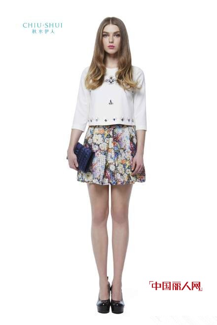 秋水伊人时尚秋装新款   散发浪漫迷人气息