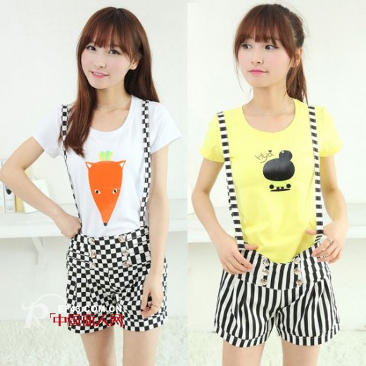 最近流行的闺蜜装搭配 街头惹眼的时尚美搭