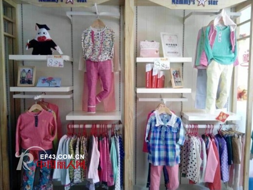 热烈祝贺妈咪之星童装东莞万江店盛大开业