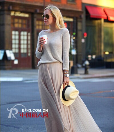 秋装裙装怎么搭配更时尚好看?  街拍潮人来为你示范