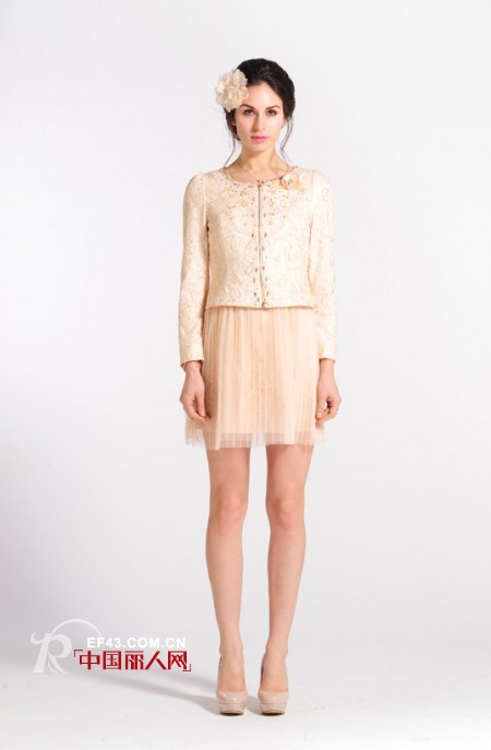 中年女性适合穿什么款式 时尚妈妈都穿什么品牌