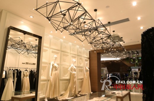 “艺术婚礼”跨界启幕,Lifisee艺术空间奏响时尚行业新篇章