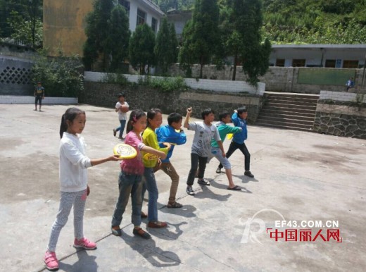 T100助力大学生支教团队,关怀贵州留守儿童