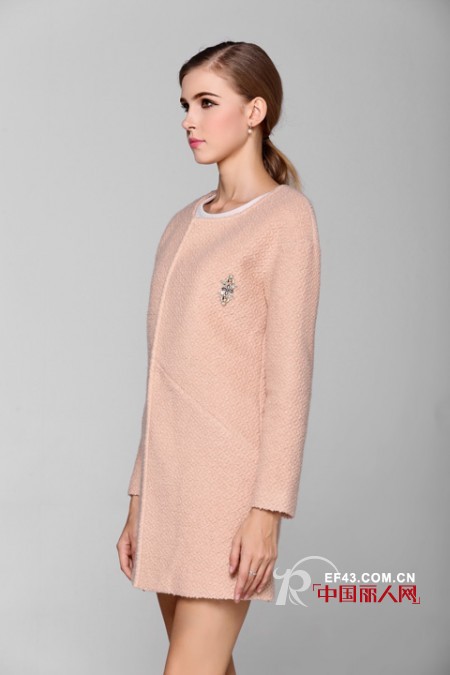 今年的秋冬连衣裙流行什么款式 时尚秋冬连衣裙新款