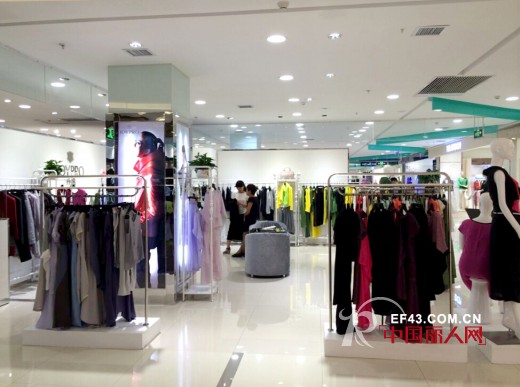 乔品女装山东临沂九州商业大厦店盛大开业