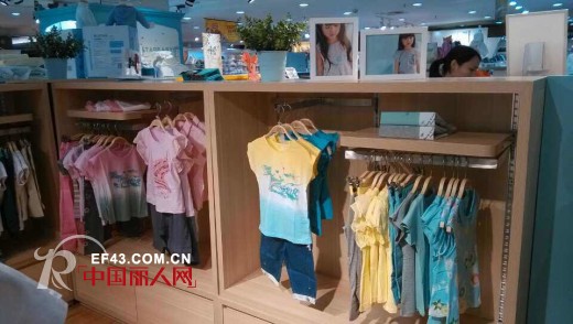 热烈祝贺广州新光百货欣薇尔专卖店于8月18日隆重开业