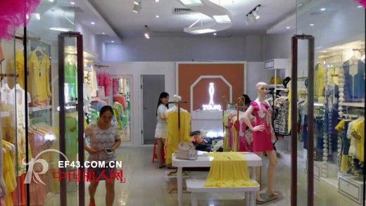热烈祝贺:依然秀女装东莞塘夏新店隆重开业