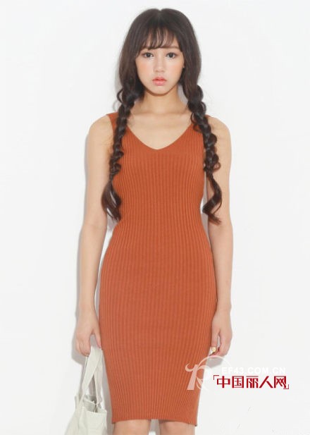 针织裙款式搭配 秋季针织裙怎么搭配 针织裙适合什么身材穿