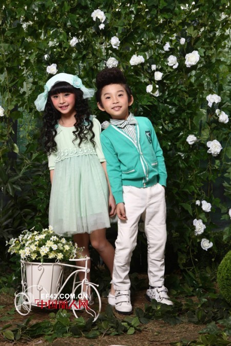 九月份穿什么衣服 开学了孩子穿什么衣服 天气转凉搭配什么衣服