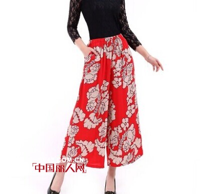 中老年女性适合穿什么样的裤子?  适合中老年女性穿的夏装裤子有哪些?