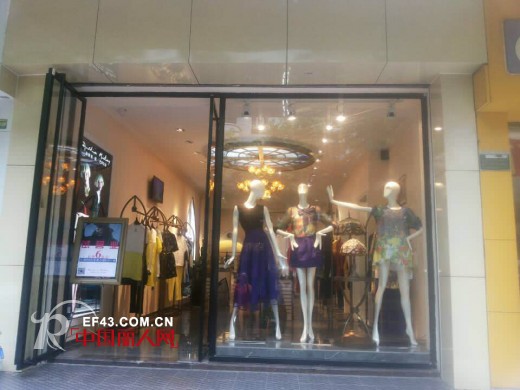 祝贺艺术女装“迪斯廷凯”福建厦门思明区专卖店今天试营业