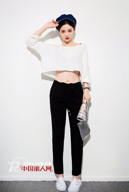 纯色直筒裤好看吗?纯色直筒裤搭配什么上衣