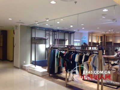 热烈祝贺深东浩男装深圳横岗天虹商场专卖店开业