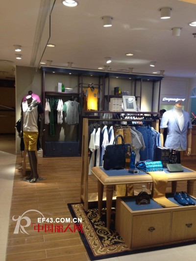 热烈祝贺深东浩男装深圳横岗天虹商场专卖店开业