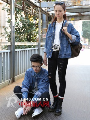 牛仔外套里面穿什么?牛仔外套怎么搭配好看?