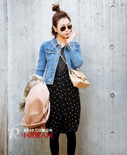 牛仔外套里面穿什么?牛仔外套怎么搭配好看?