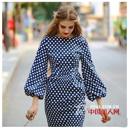 初秋欧美风格搭配 长发及腰配什么服装好看