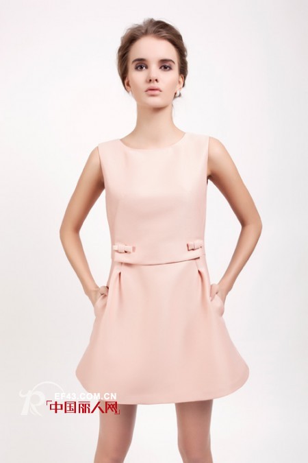 裸色是什么颜色 裸色系服装穿搭术