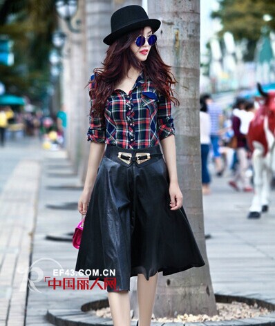 街拍伞裙时尚美搭  初秋这么穿简直美腻啦