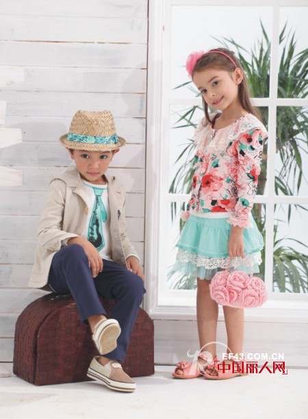 哪个童装品牌比较好  夏末秋初小孩子穿衣要注意   早秋孩子们最适宜穿什么