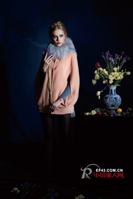 今年秋冬呢子流行什么款式 呢子款式流行色搭配