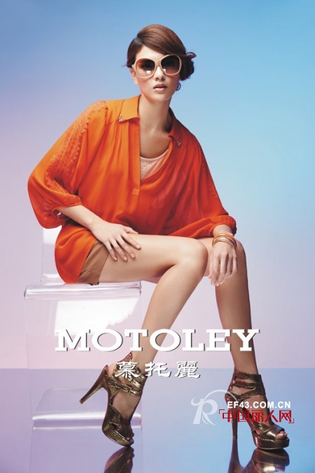 什么样的衣服宽松清爽 轻薄质地服装搭配