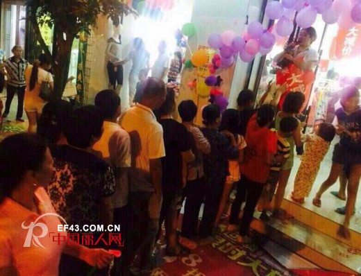 女人100湖南邵阳加盟店淡季旺销火爆现场 当天业绩不可小视