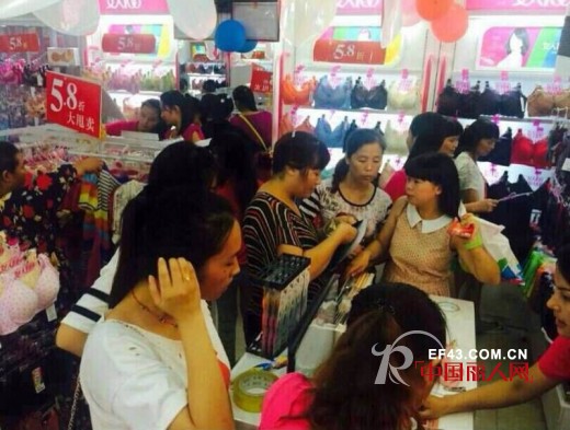 女人100湖南邵阳加盟店淡季旺销火爆现场 当天业绩不可小视